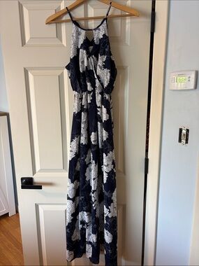 Everly Navy and White Floral Maxi Dress